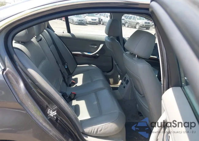 WBAVD33526KV66724: 42245554