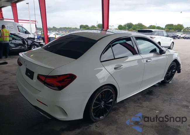 W1K3G4EB6MJ264856: 42246751