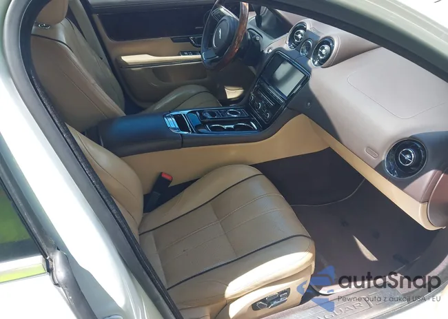 SAJWA1CZ0F8V75119: 42248663