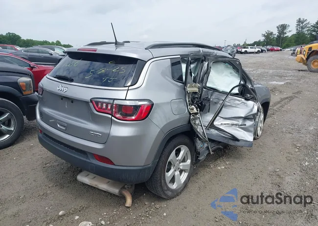 3C4NJCBB3KT851086: 42248059