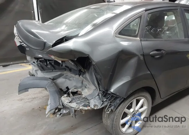 3FADP4BJ2KM143404: 42248219