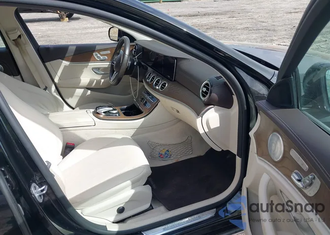 WDDZF4JB1KA580990: 42248312