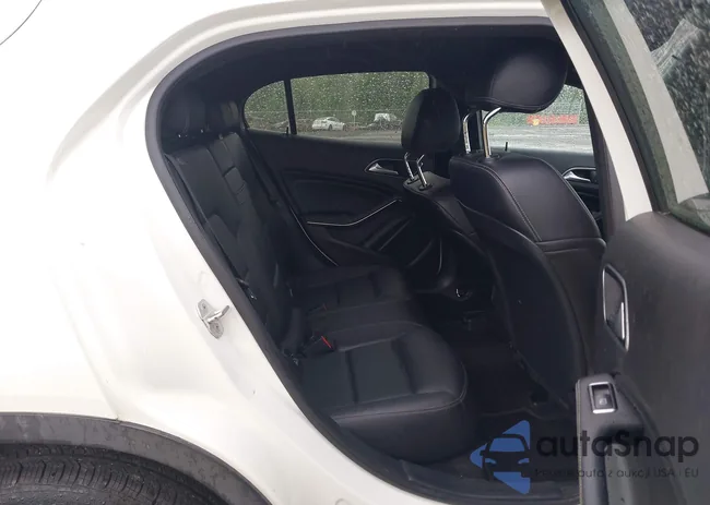 WDCTG4EB4HJ350354: 42250349