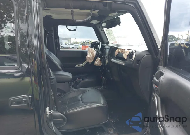 1C4BJWEG2DL549864: 42250556