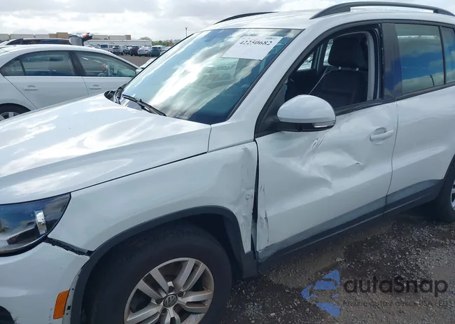 WVGAV7AX2GW501100: 42250682