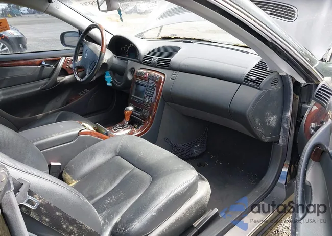 WDBPJ75J8YA003853: 42250785