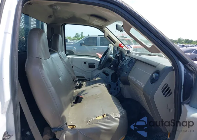 1FDSF34568EE44024: 42250875