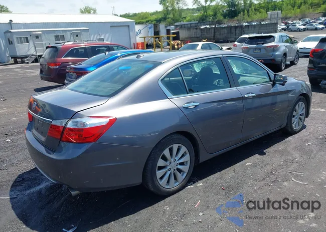 1HGCR2F88FA159932: 42252402