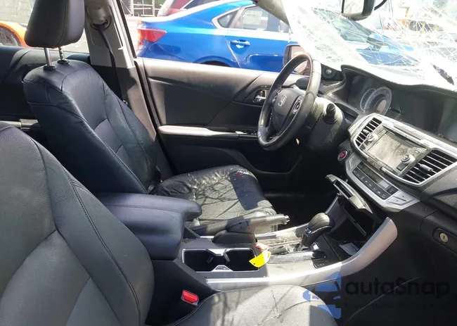 1HGCR2F88FA159932: 42252402