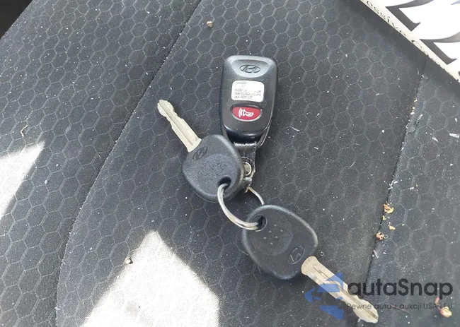 KMHD74LF1KU777590: 42252688