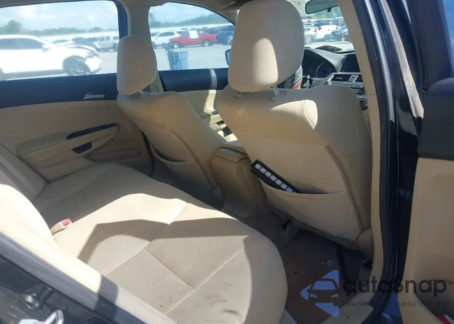 1HGCP2F43BA075398: 42252714