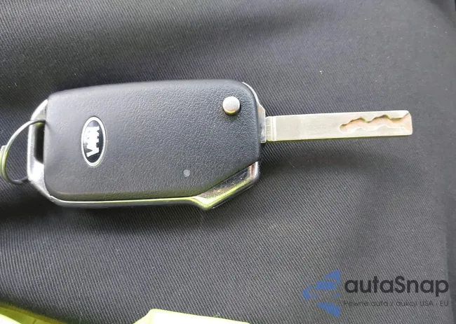 KNDJ23AU7L7041206: 42253479