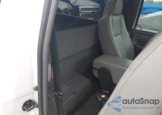 1FTYR10D28PA81121: 42253531