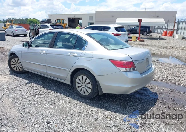 1HGCP263X8A137931: 42253040