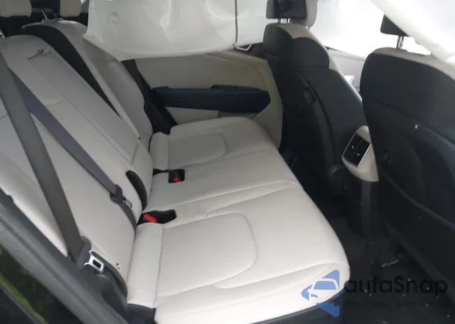 KNDPVCAG2P7110563: 42255572