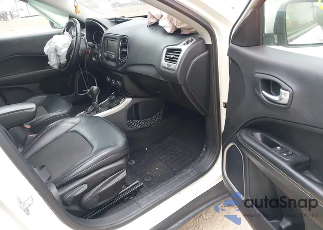 3C4NJDBB6JT142575: 42255573