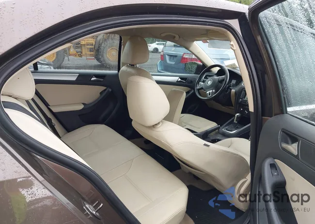 3VWLX7AJ0BM394816: 42255577