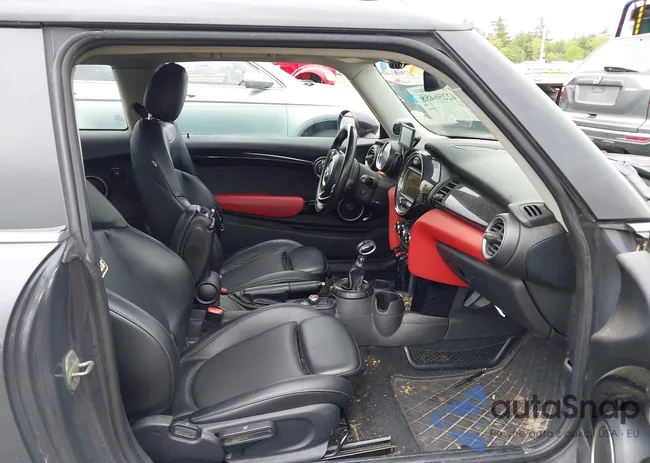 WMWXP7C54F2A37446: 42256488