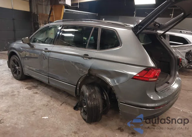 3VV2B7AX0KM191637: 42256495