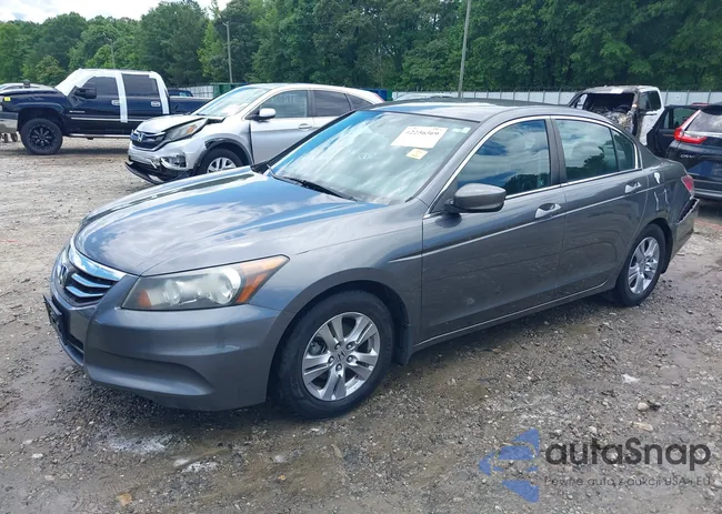 1HGCP2F61BA051151: 42256569