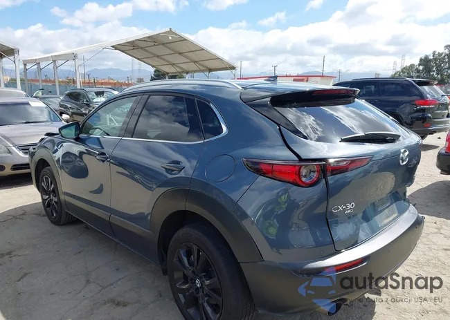 3MVDMBEY2NM447805: 42256804