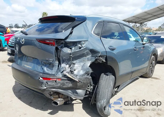 3MVDMBEY2NM447805: 42256804