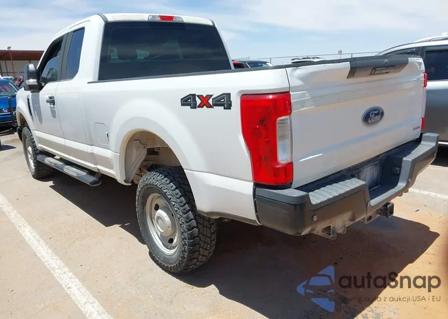 1FT7X2B68HEC16023: 42256806