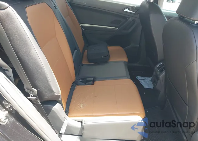 3VV3B7AX3JM126154: 42256195