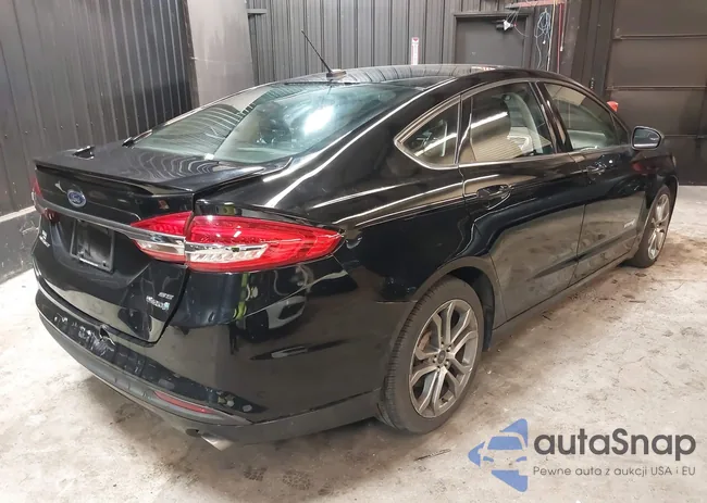 3FA6P0LU1HR374543: 42256271