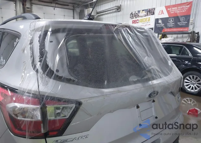 1FMCU0GD9JUA97795: 42257351