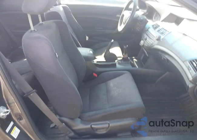 1HGCS1A38BA007735: 42257540