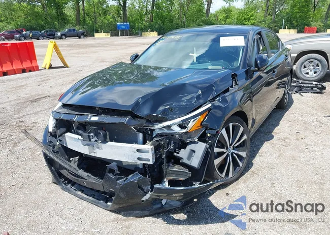 1N4BL4CW2KN321993: 42257645