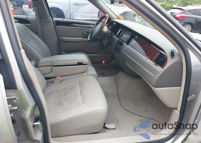 1LNHM82W87Y639418: 42257747