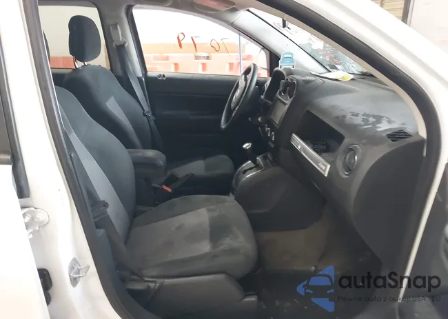 1C4NJDBBXFD437899: 42257079