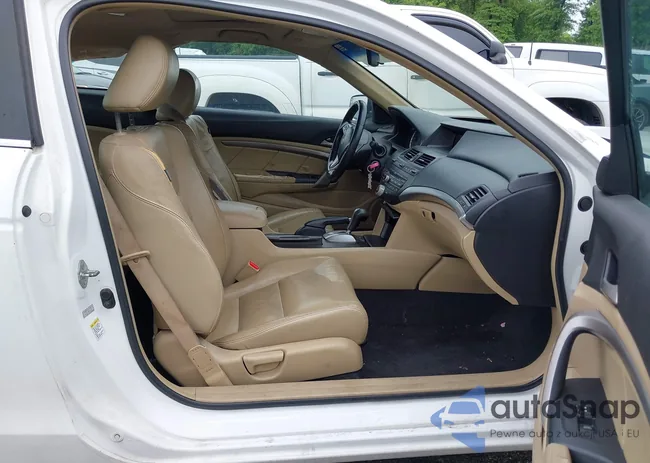 1HGCS12868A011303: 42258437