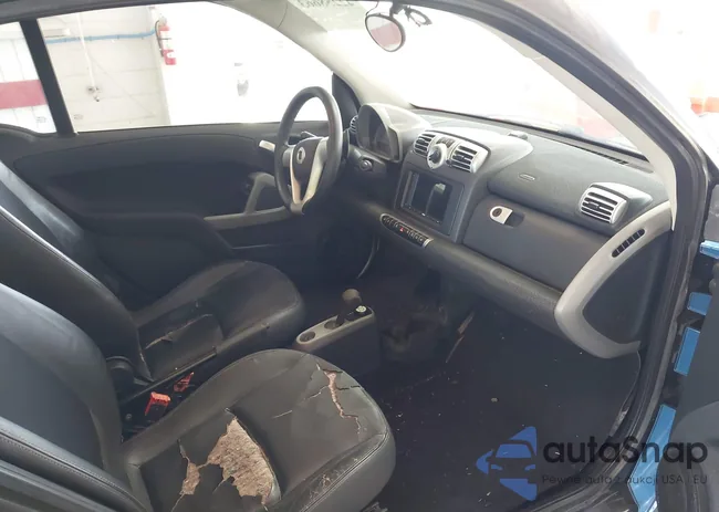 WMEEJ31X28K123879: 42258663