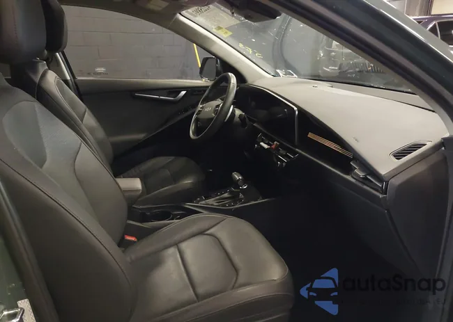 KNDCT3LE9P5045660: 42258930