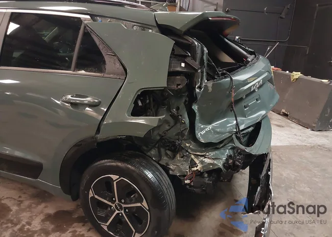 KNDCT3LE9P5045660: 42258930