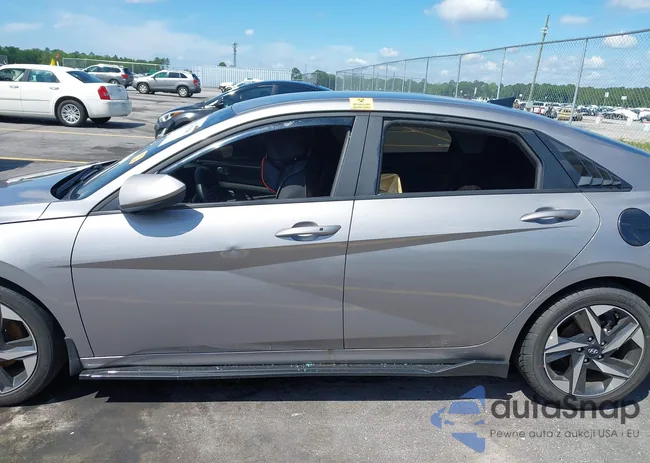 KMHLS4AG3PU511338: 42258048