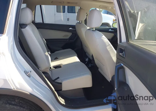 3VV2B7AX6JM159094: 42258265