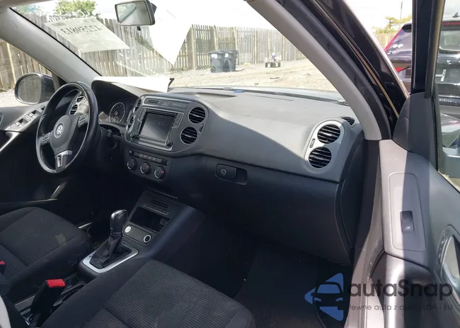 WVGAV7AX3HK043141: 42259813