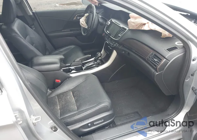 1HGCR3F92HA039397: 42259133