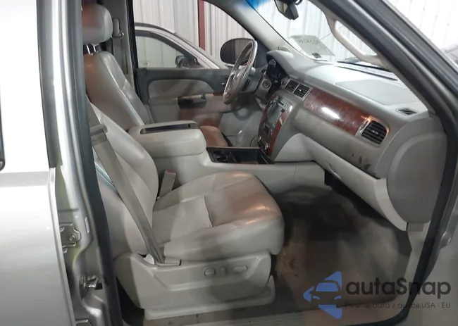 1GNSCBE07ER196081: 42259235