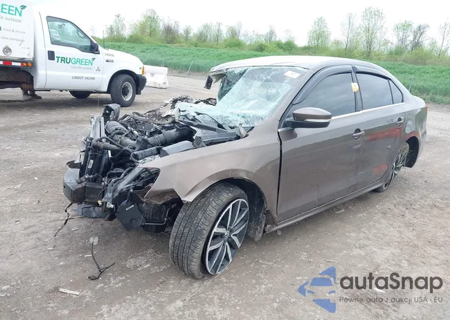 3VWDP7AJ5DM372463: 42260572