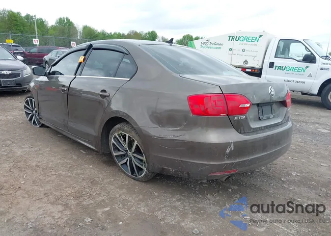 3VWDP7AJ5DM372463: 42260572