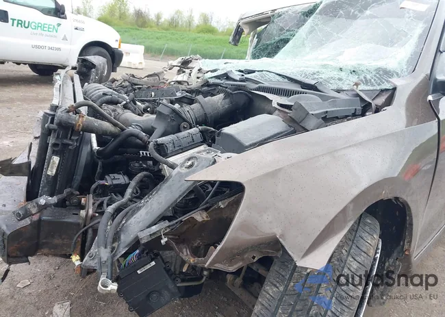 3VWDP7AJ5DM372463: 42260572