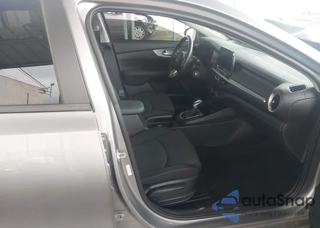 3KPF24AD3RE773806: 42260052