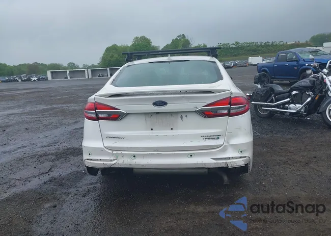 3FA6P0RU8KR208230: 42261504