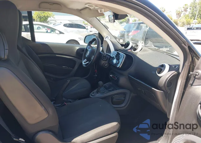 WMEFJ5DA7GK068111: 42260953