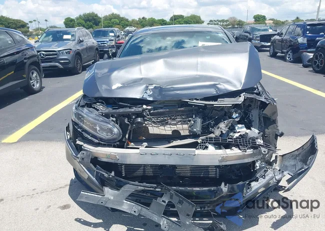 1HGCV2E3XJA044677: 42260978